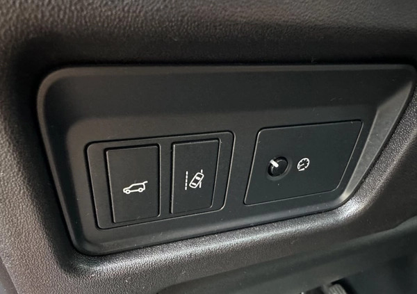 Land Rover Discovery Sport cena 69999 przebieg: 189000, rok produkcji 2017 z Czarna Woda małe 596